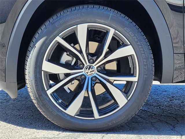 new 2025 Volkswagen Atlas car, priced at $51,611