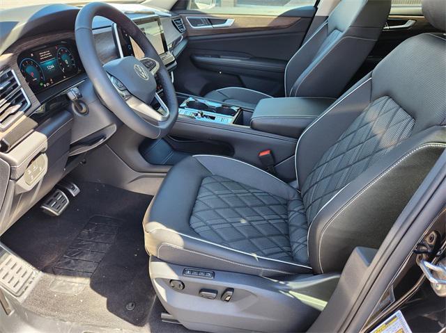 new 2025 Volkswagen Atlas car, priced at $51,611