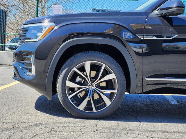 new 2025 Volkswagen Atlas car, priced at $51,611