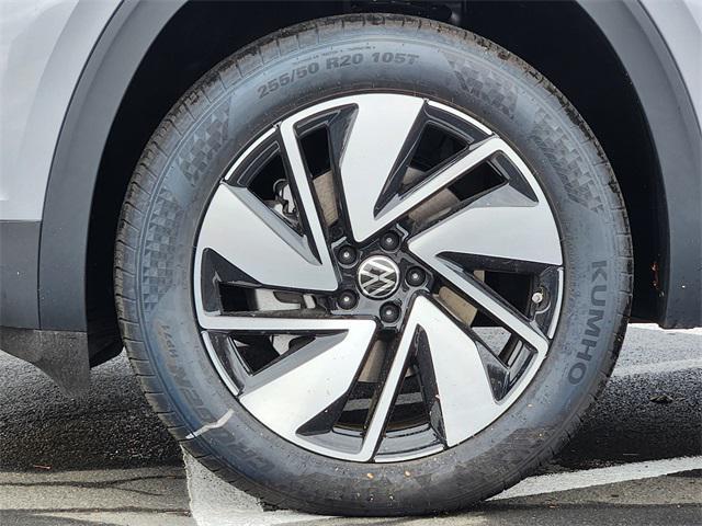 new 2025 Volkswagen Atlas car, priced at $40,941