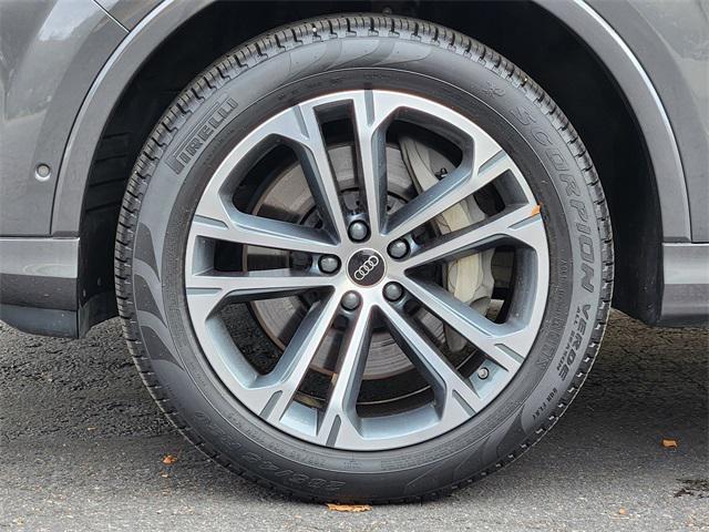 used 2025 Audi Q7 car, priced at $55,878