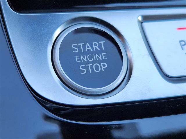 new 2025 Audi Q7 car, priced at $73,395