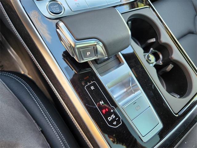 new 2025 Audi Q7 car, priced at $73,395