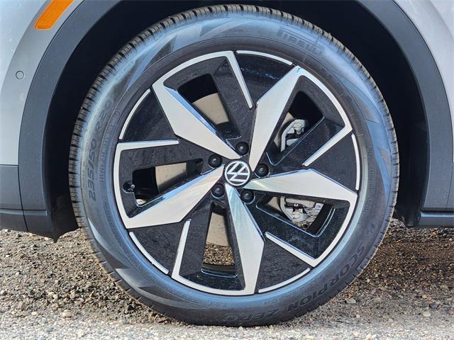 new 2025 Volkswagen ID.4 car, priced at $46,432