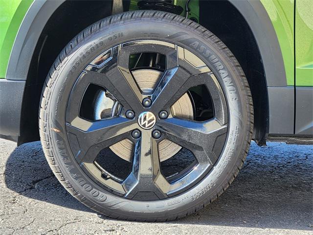 new 2025 Volkswagen Taos car, priced at $32,038