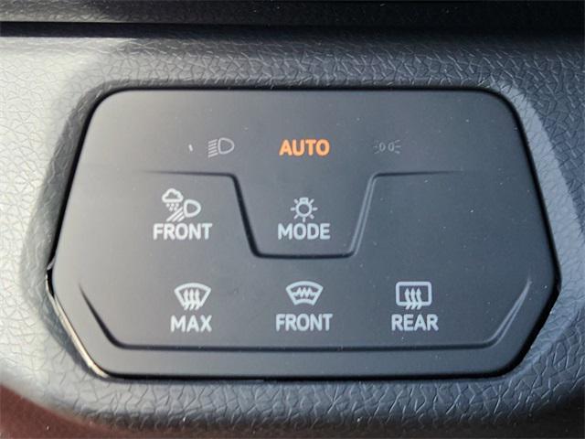 new 2025 Volkswagen ID.4 car, priced at $48,868