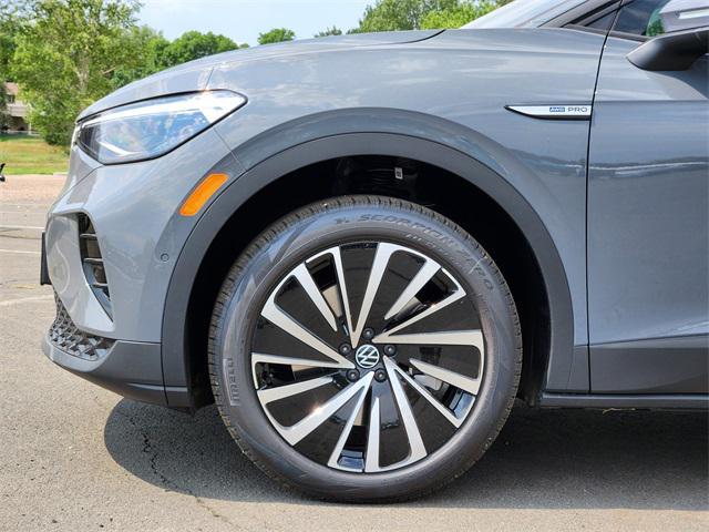 new 2025 Volkswagen ID.4 car, priced at $51,161