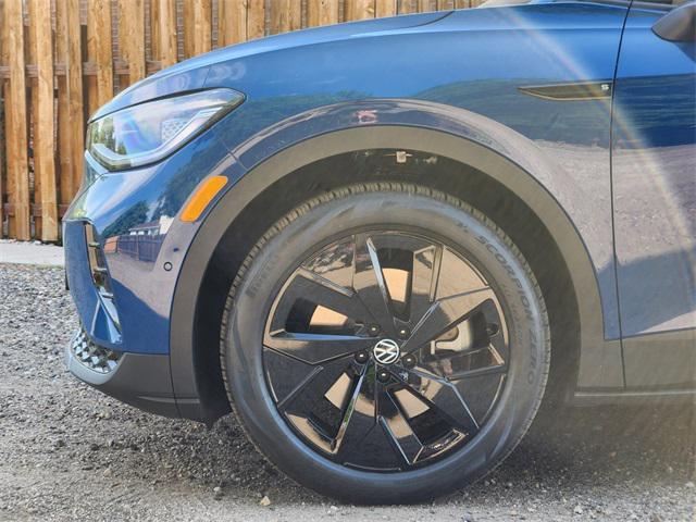 new 2025 Volkswagen ID.4 car, priced at $41,999