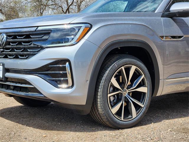 new 2025 Volkswagen Atlas car, priced at $52,010