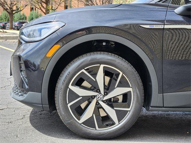 new 2025 Volkswagen ID.4 car, priced at $48,432