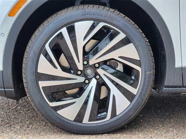 new 2025 Volkswagen ID.4 car, priced at $48,814