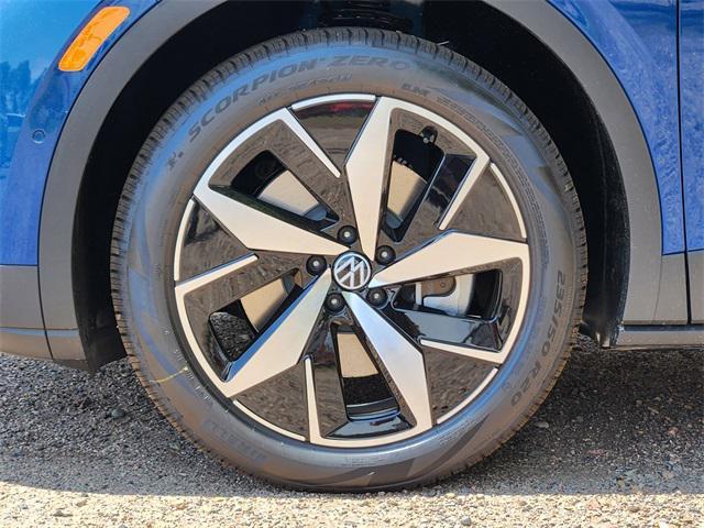 new 2025 Volkswagen ID.4 car, priced at $45,757