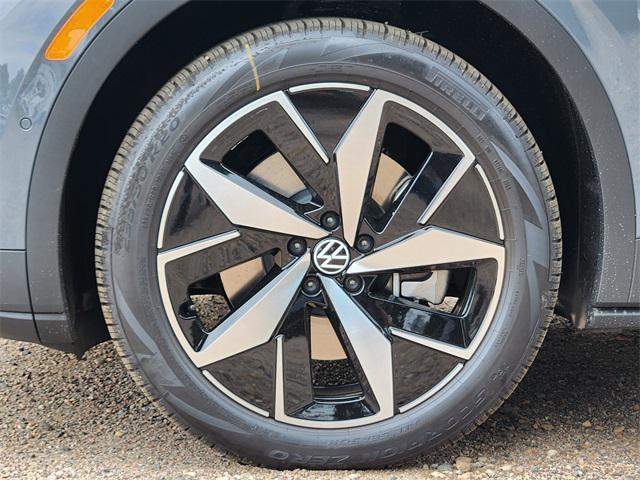 new 2025 Volkswagen ID.4 car, priced at $47,432