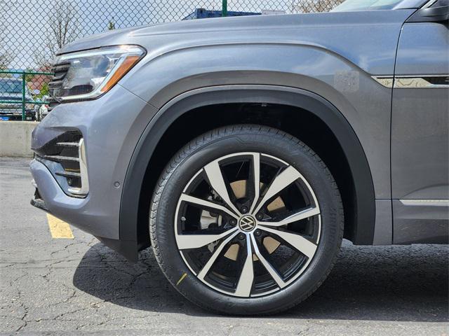 new 2025 Volkswagen Atlas car, priced at $51,931