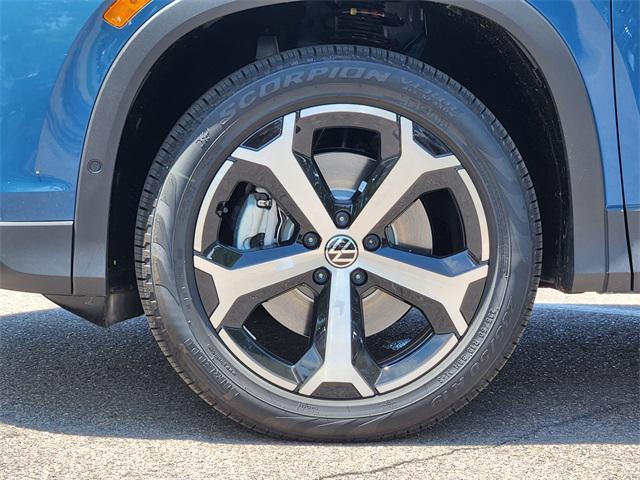 new 2025 Volkswagen Tiguan car, priced at $35,717