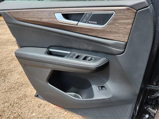 new 2025 Volkswagen Atlas car, priced at $51,138
