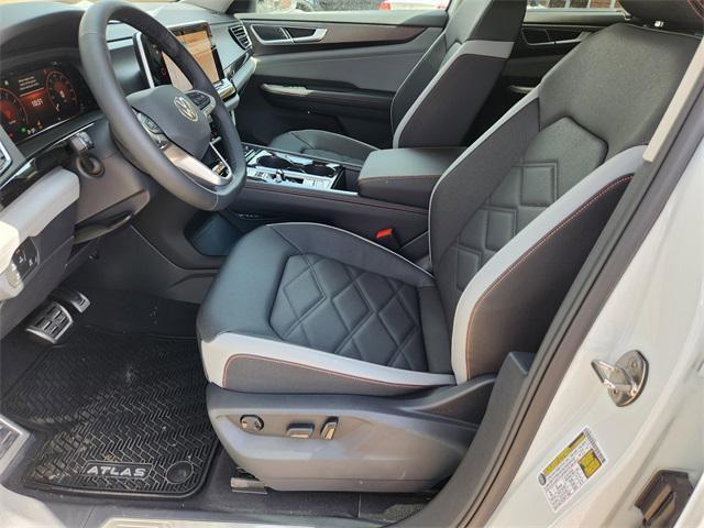 new 2025 Volkswagen Atlas car, priced at $47,404