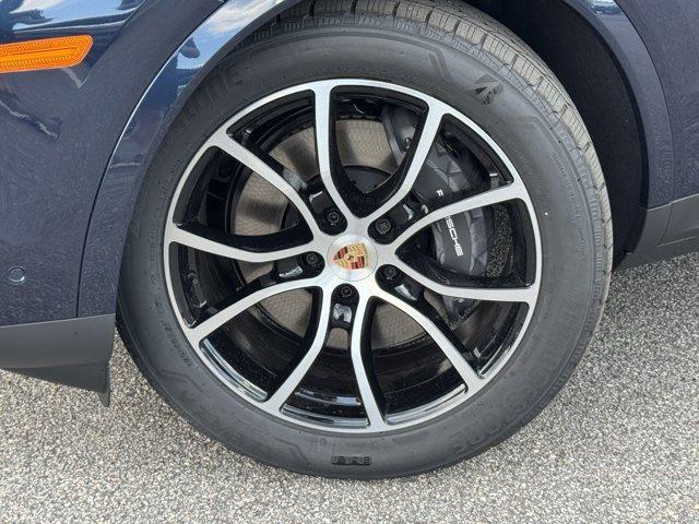 new 2025 Porsche Cayenne car, priced at $110,475
