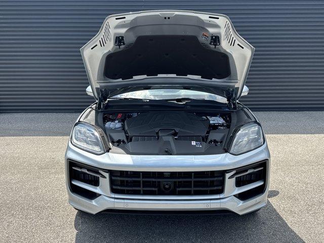 new 2025 Porsche Cayenne car, priced at $114,495