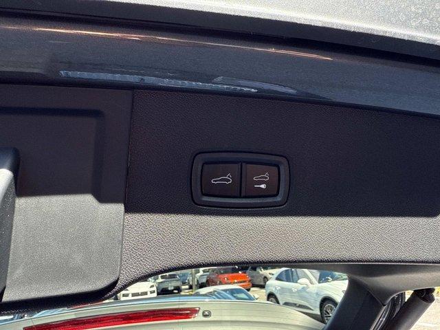 new 2025 Porsche Cayenne car, priced at $109,755