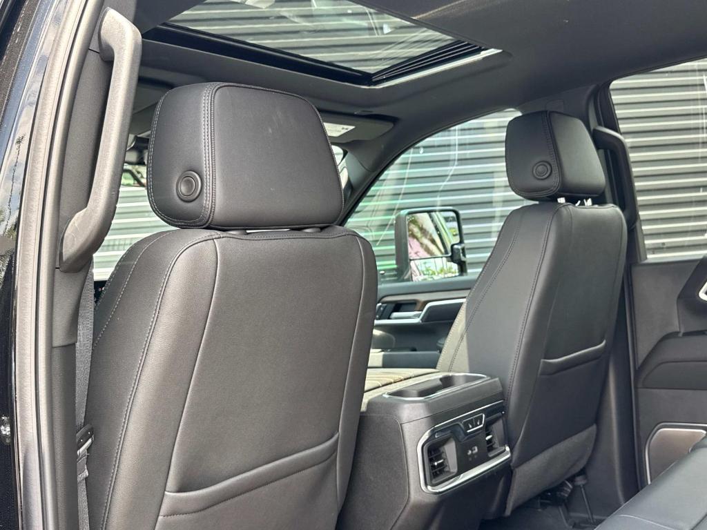 used 2025 Chevrolet Silverado 3500 car, priced at $85,990