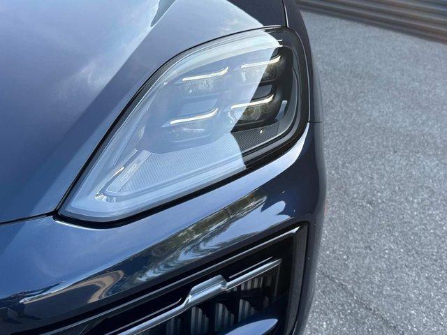 new 2025 Porsche Cayenne car, priced at $155,685
