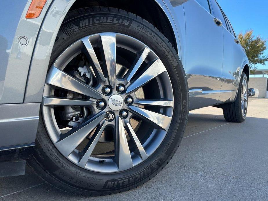 used 2022 Cadillac XT6 car, priced at $39,796