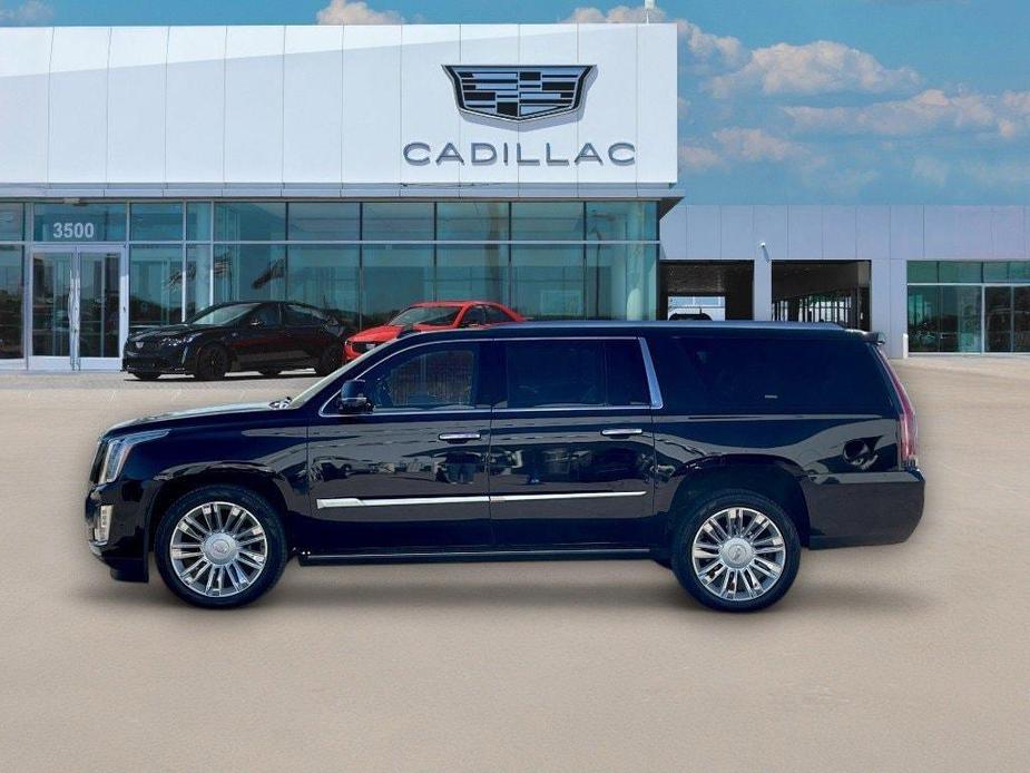 used 2020 Cadillac Escalade ESV car, priced at $37,994