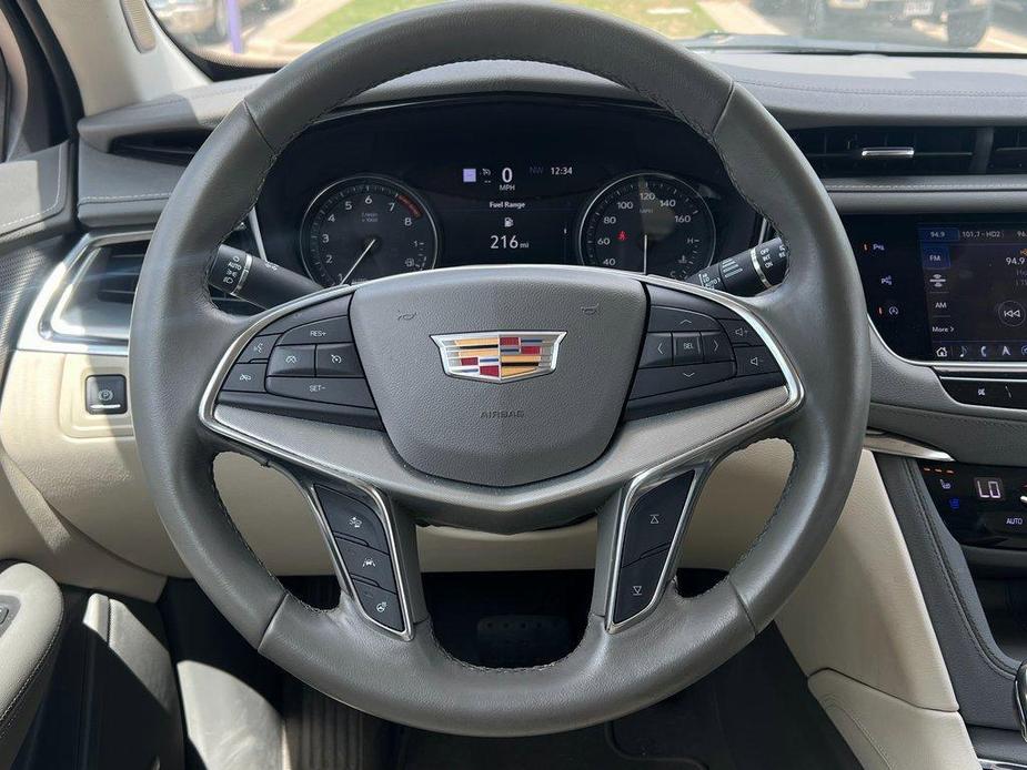 used 2020 Cadillac XT5 car, priced at $28,986