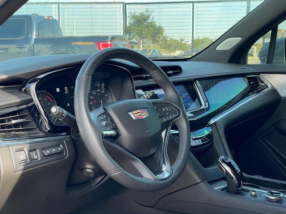 used 2023 Cadillac XT6 car, priced at $40,796