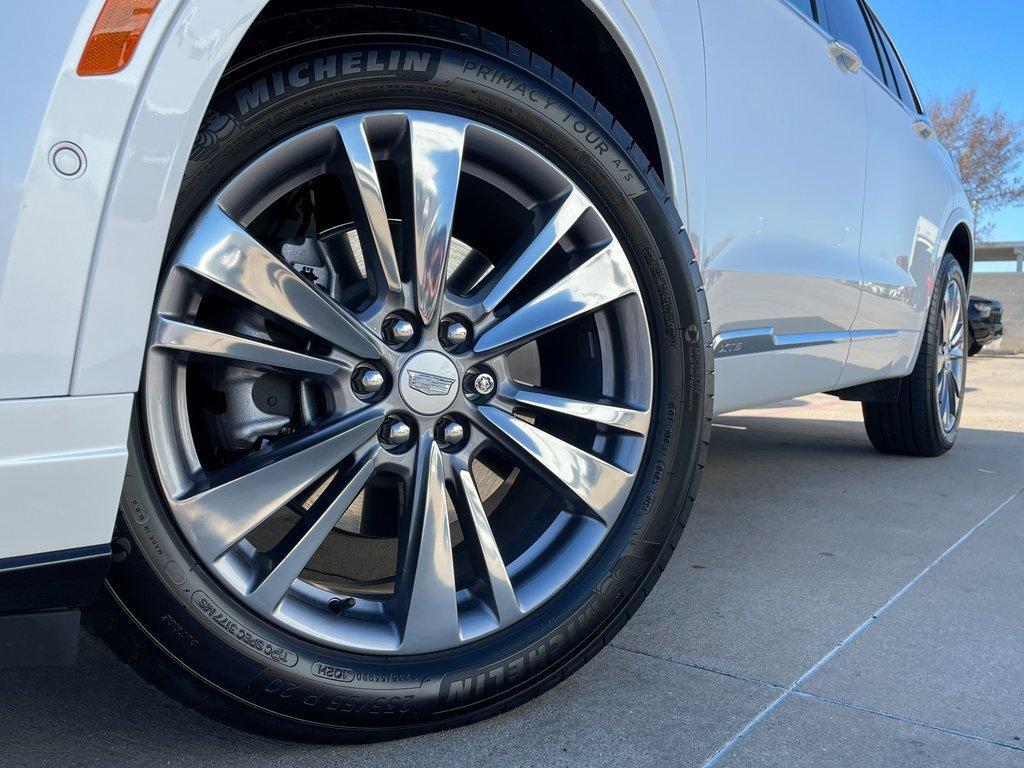 used 2024 Cadillac XT6 car, priced at $56,996