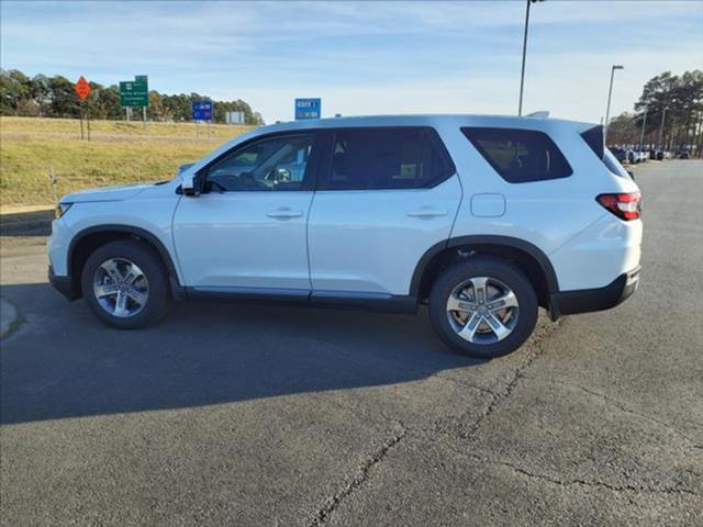 new 2025 Honda Pilot car, priced at $44,695