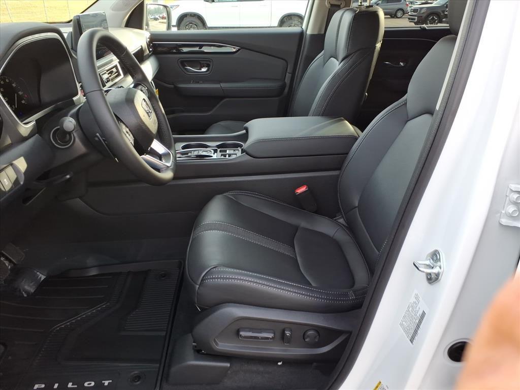 new 2025 Honda Pilot car, priced at $48,280