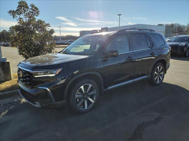 new 2025 Honda Pilot car, priced at $48,895