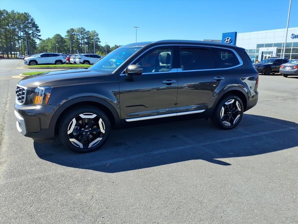 used 2024 Kia Telluride car, priced at $35,888