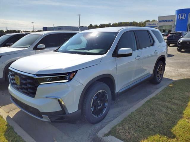 new 2025 Honda Pilot car, priced at $46,158