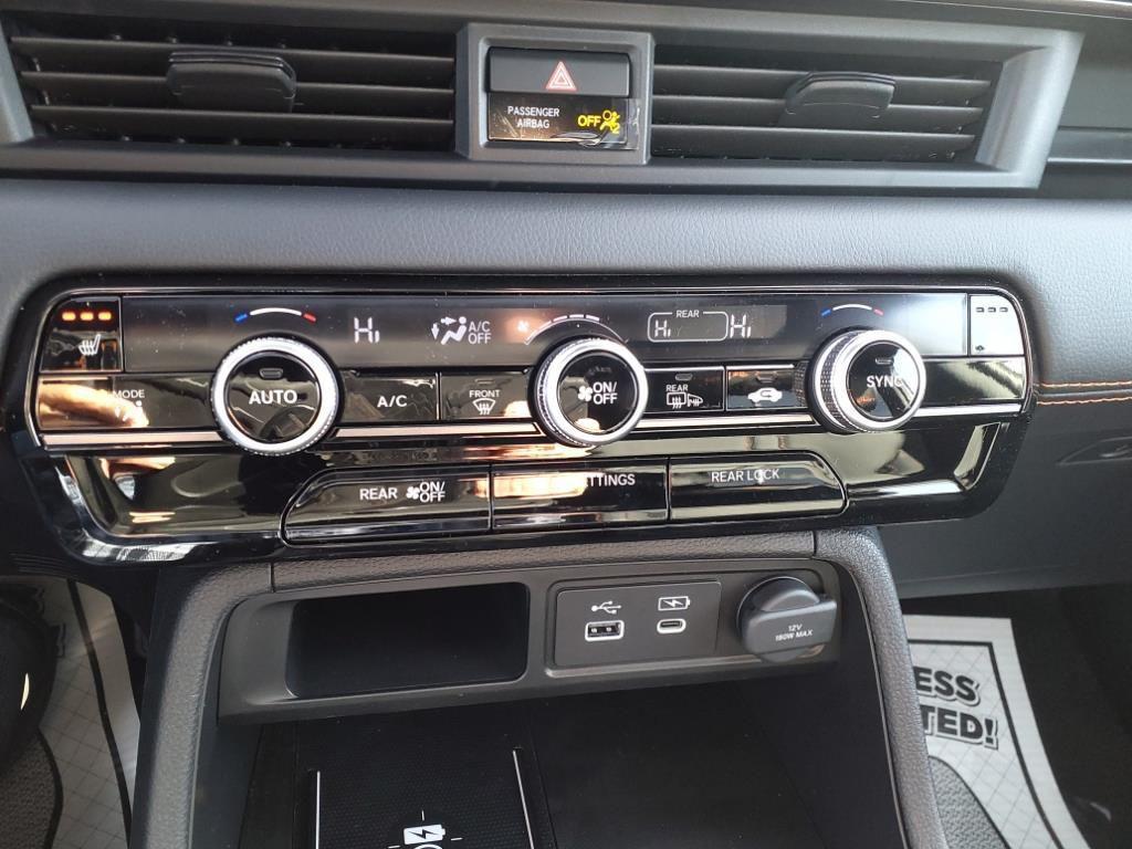 used 2025 Honda Pilot car, priced at $46,555