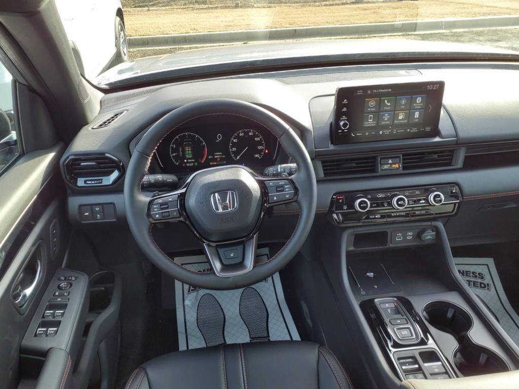 used 2025 Honda Pilot car, priced at $46,555