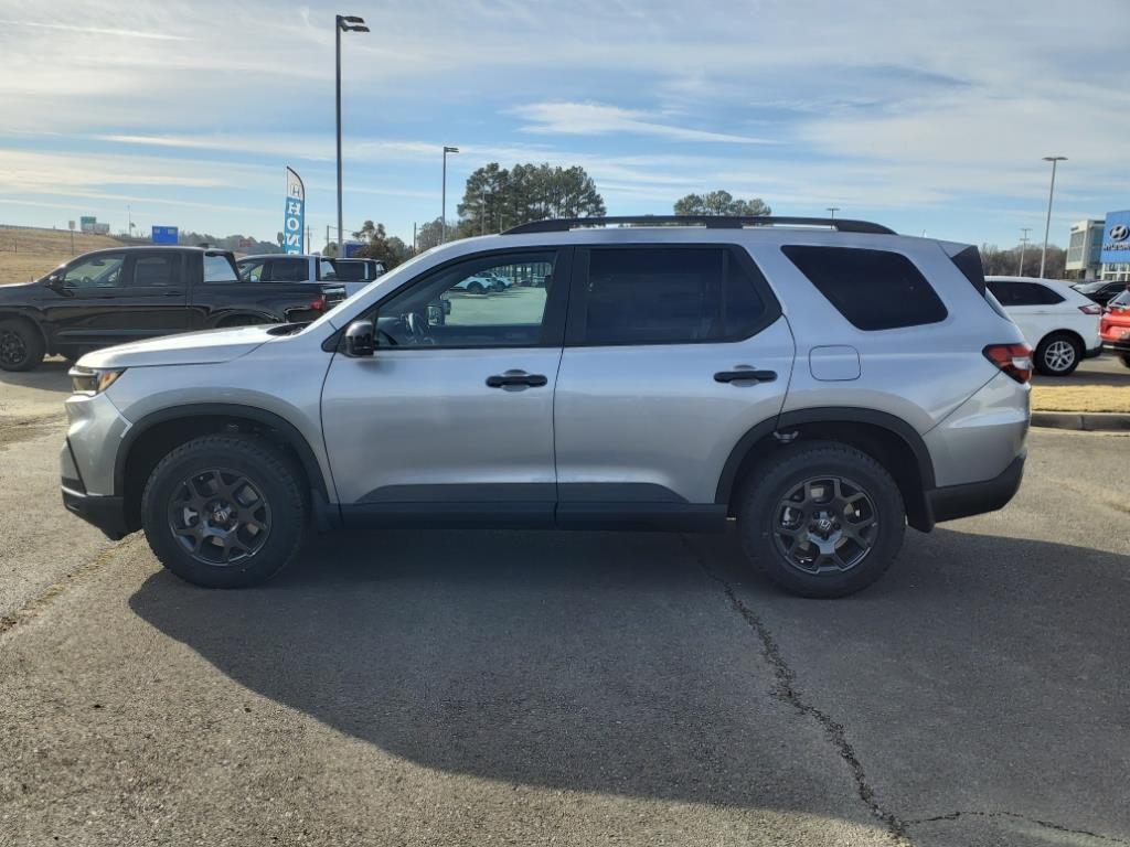 used 2025 Honda Pilot car, priced at $46,555