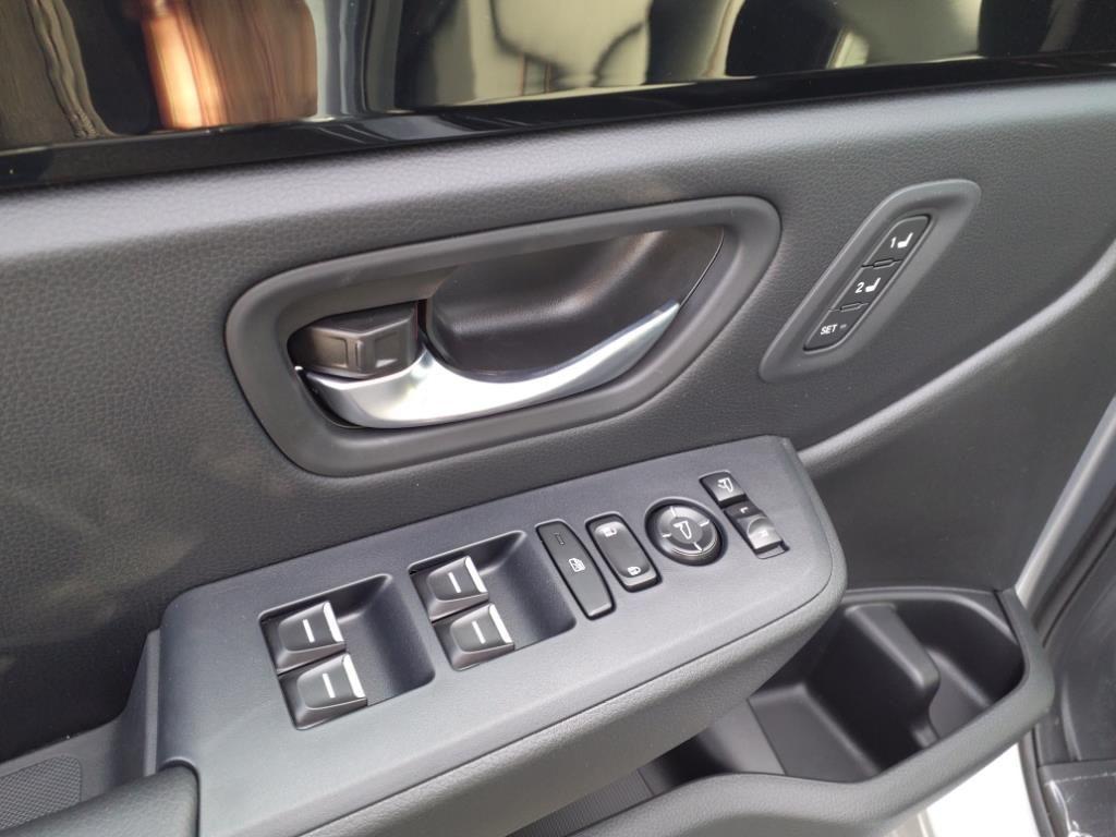 used 2025 Honda Pilot car, priced at $46,555