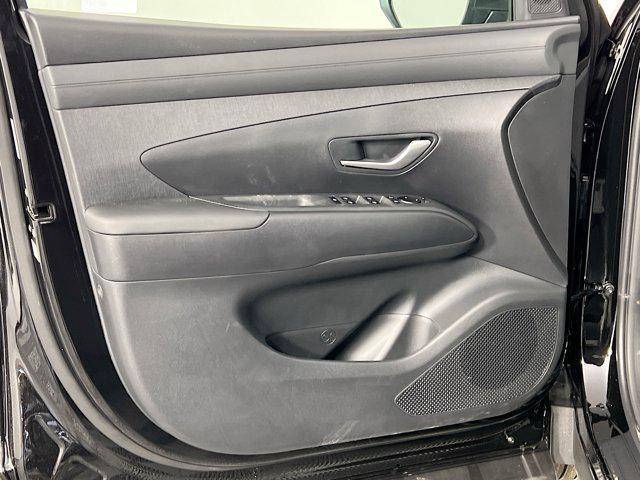 new 2025 Hyundai TUCSON Hybrid car, priced at $37,639