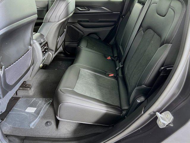 new 2025 Jeep Grand Cherokee car, priced at $41,208