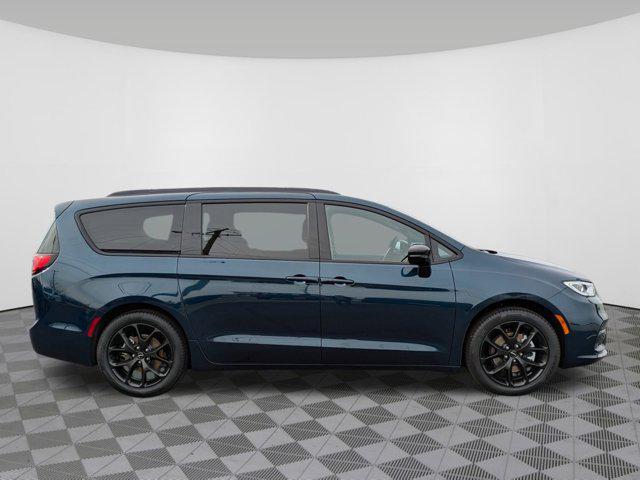 new 2025 Chrysler Pacifica car, priced at $49,260