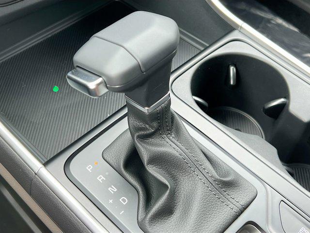 new 2026 Kia Carnival car, priced at $39,154