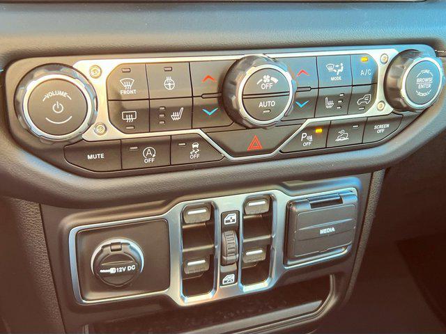 new 2025 Jeep Wrangler car, priced at $51,472