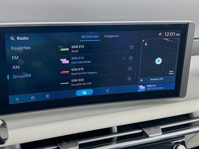 new 2025 Hyundai TUCSON Hybrid car, priced at $38,067