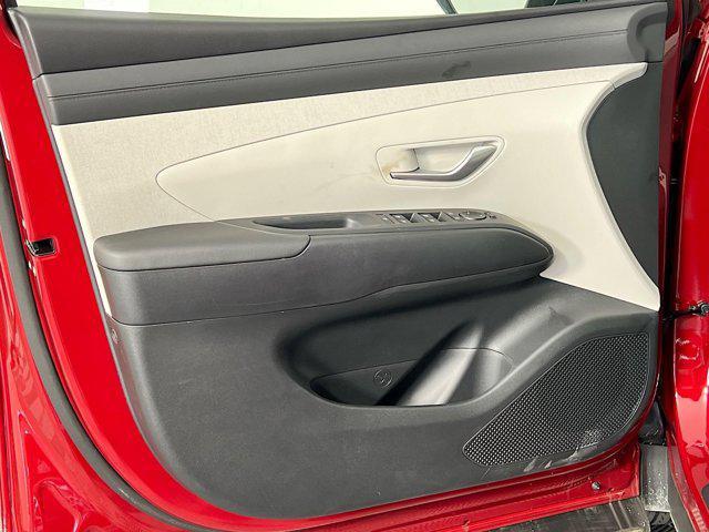 new 2025 Hyundai TUCSON Hybrid car, priced at $38,067