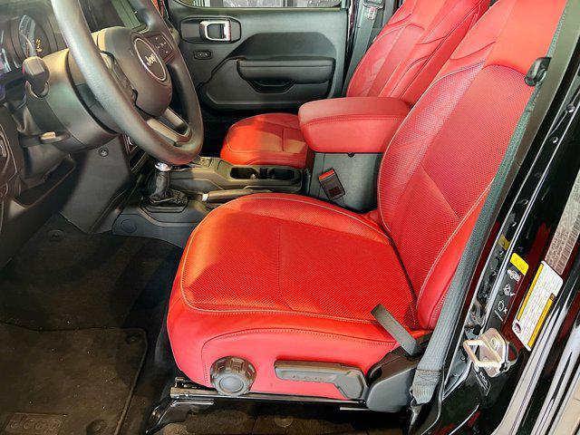 new 2025 Jeep Gladiator car, priced at $47,439