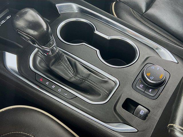 used 2022 Chevrolet Traverse car, priced at $34,147