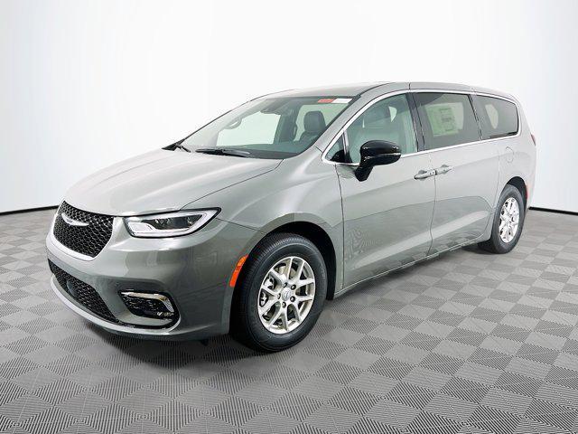 new 2025 Chrysler Pacifica car, priced at $41,752